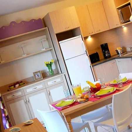 Sunny Coastal Escape In Saint-cyprien Appartement